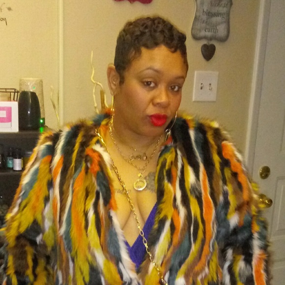 Meet your Posher, Ebony - Picture 1 of 1